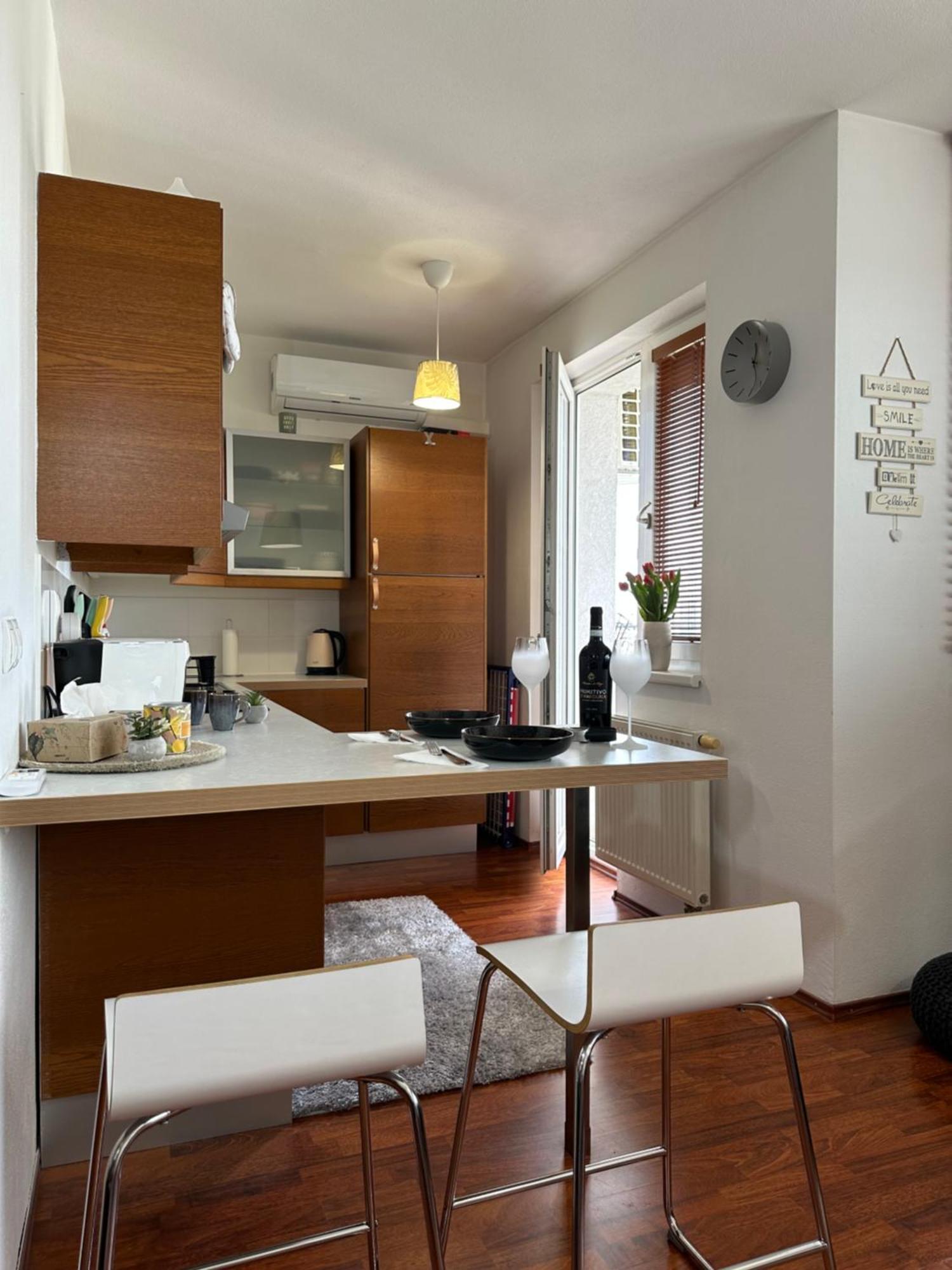 ברטיסלאבה Cozy Apartment With Nice Balcony Seating, 9Th Floor, Parking מראה חיצוני תמונה