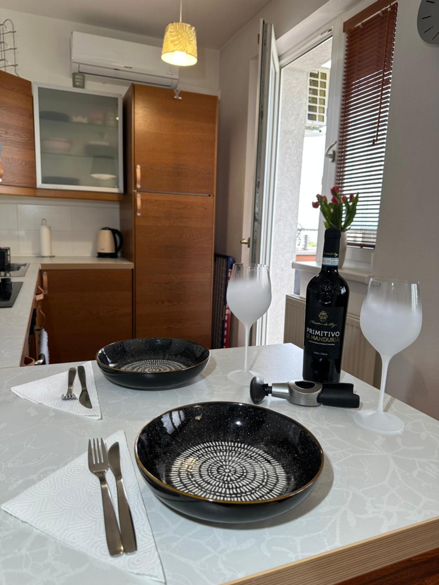 ברטיסלאבה Cozy Apartment With Nice Balcony Seating, 9Th Floor, Parking מראה חיצוני תמונה